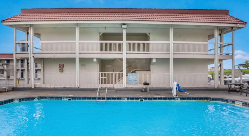 Motel 6-Dallas, TX - Market Center