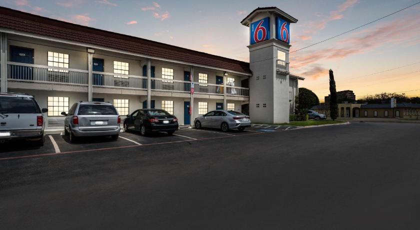 Motel 6-Dallas, TX - Market Center