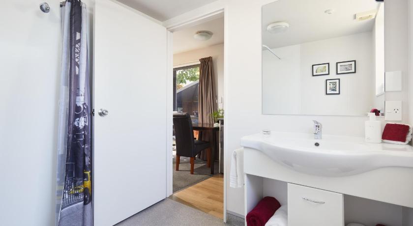 Image of Standard suite hot tub 2