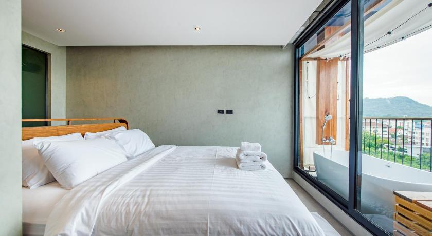 Image of Premier Junior Suite 8