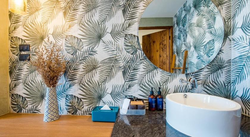Image of Premier Junior Suite 15