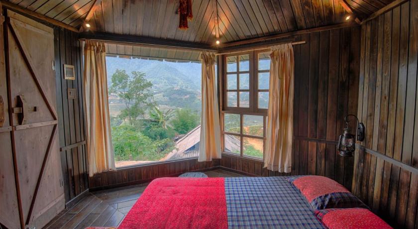 Ảnh của Phòng Giường Đôi Với Phòng Tắm Chung (Double Room with Shared Bathroom) 0