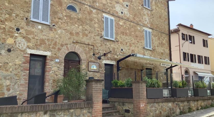 L’ ANGOLO DI PIENZA photo