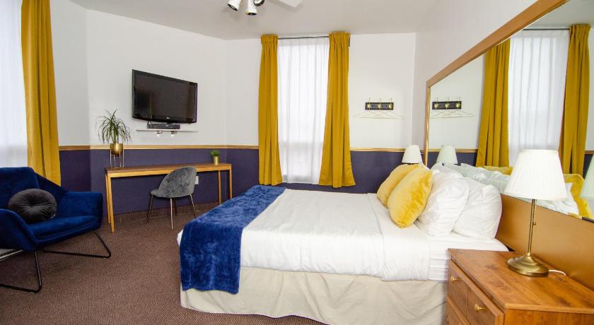 Image of Suite with Spa Bath 5