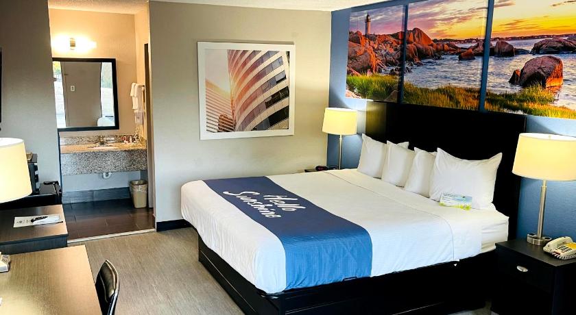 Days Inn by Wyndham Hernando photo