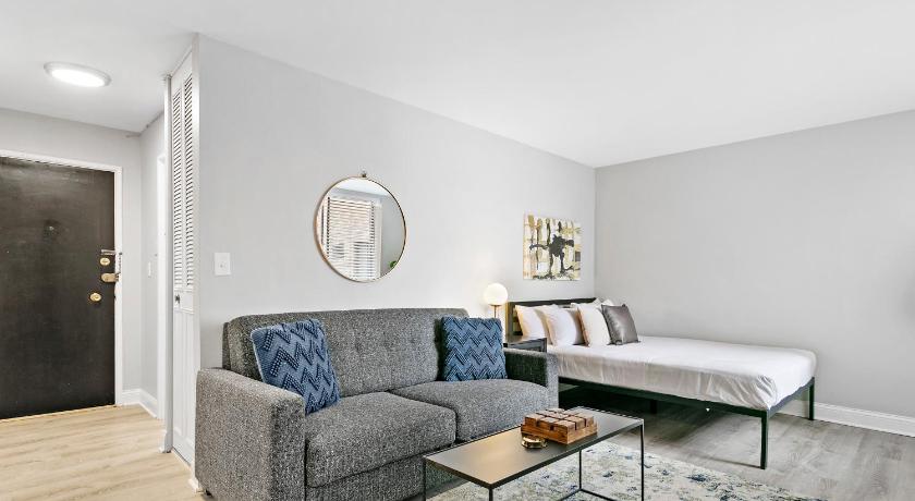 Convenient Location &amp; Cozy Studio Apartment - Oakdale 218 rep — Hotel in Chicago (IL)