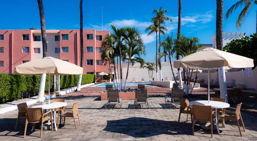 Suites Santa Barbara — Hotel in Manzanillo