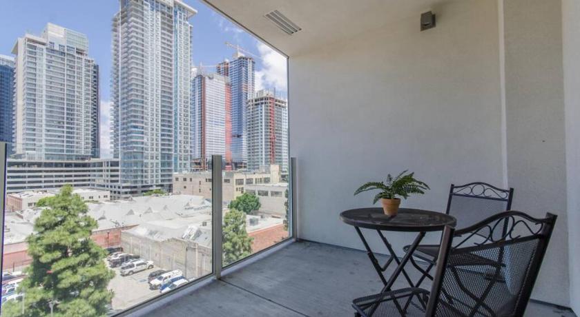 Luxury Highrise Living Downtown LA photo