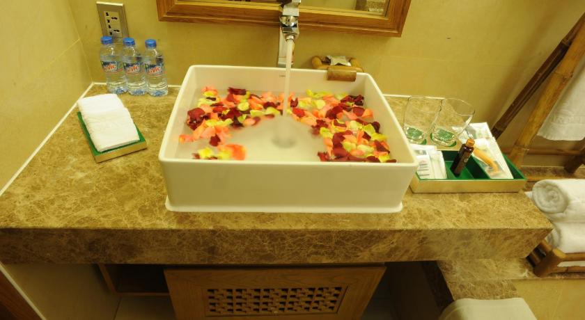 Zdjęcie: Pokój Dwuosobowy z 1 lub 2 łóżkami i balkonem (Double or Twin Room with Balcony) 17