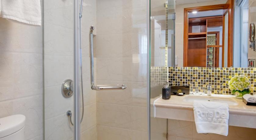 Image of Deluxe Twin Room 13