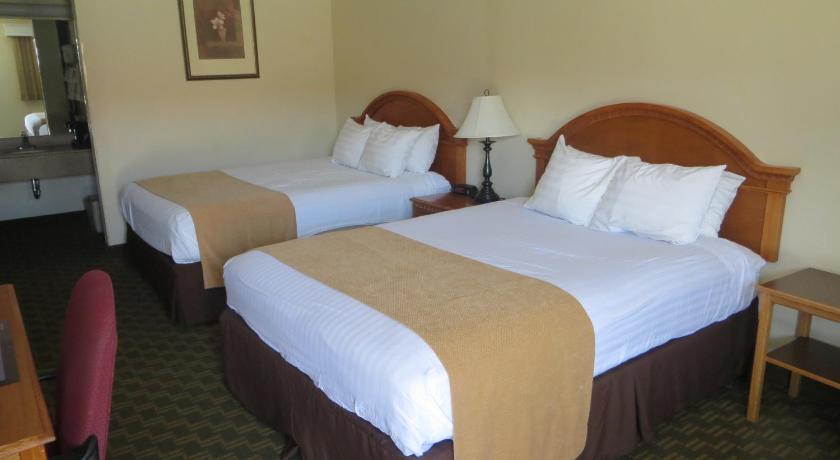 Red Coach Inn photo