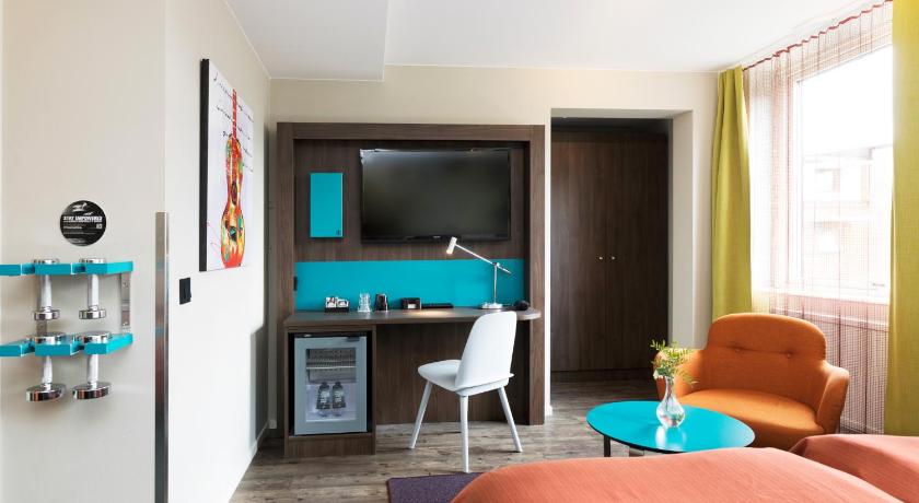 Image of Superior Twin Room 12