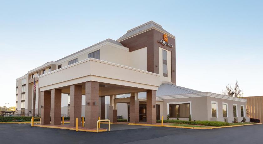 La Quinta Inn & Suites by Wyndham Dothan photo
