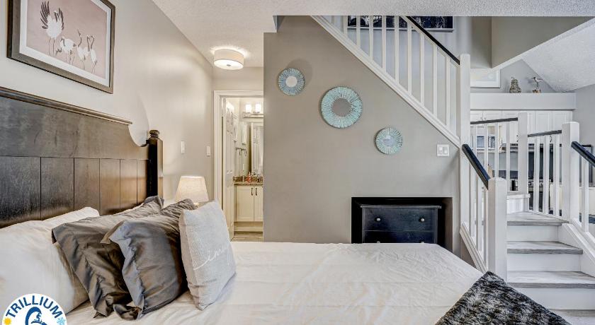 Mountainside Loft photo
