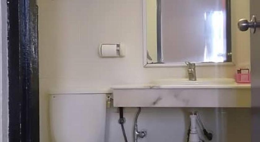 Image of Deluxe Triple Room 5