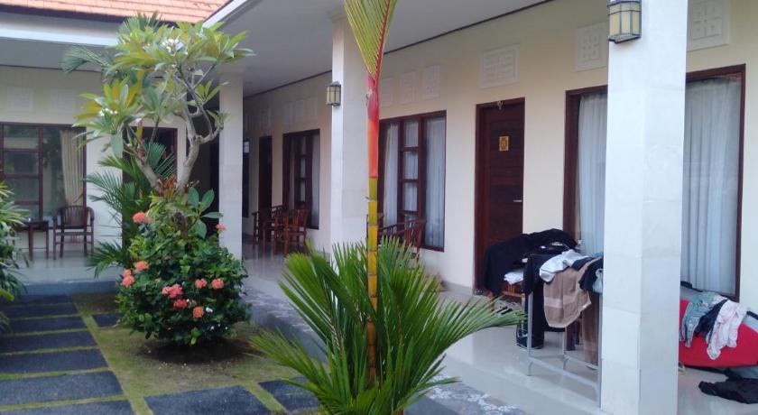 Purnama Guesthouse photo