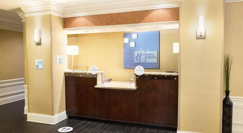 Holiday Inn Express & Suites Alpharetta