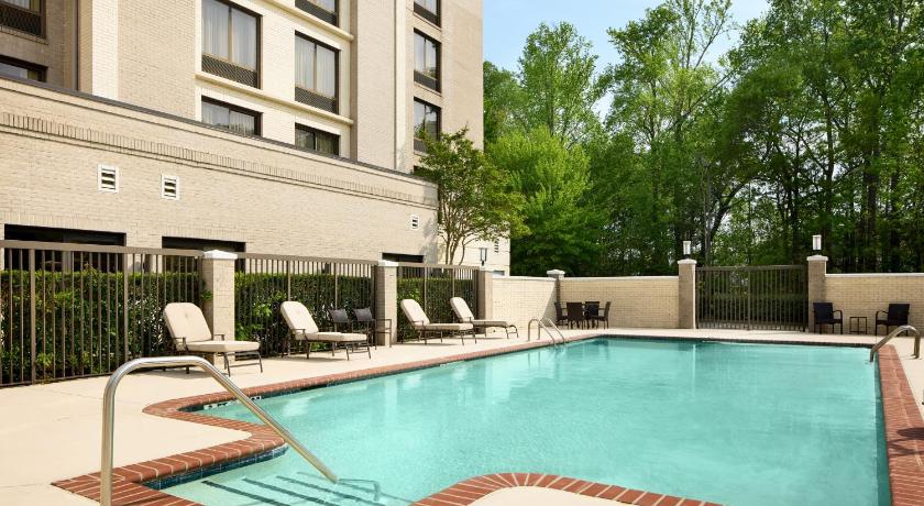 Holiday Inn Express & Suites Alpharetta