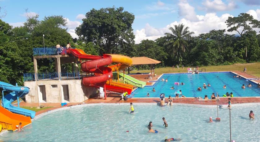 Las Bioma's Aqua-Park — Hotel in Villa Tunari