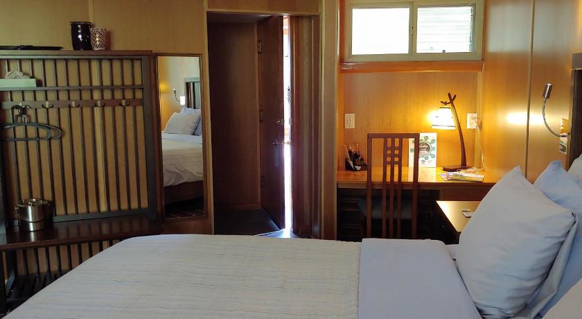 The Usonian Inn LLC photo