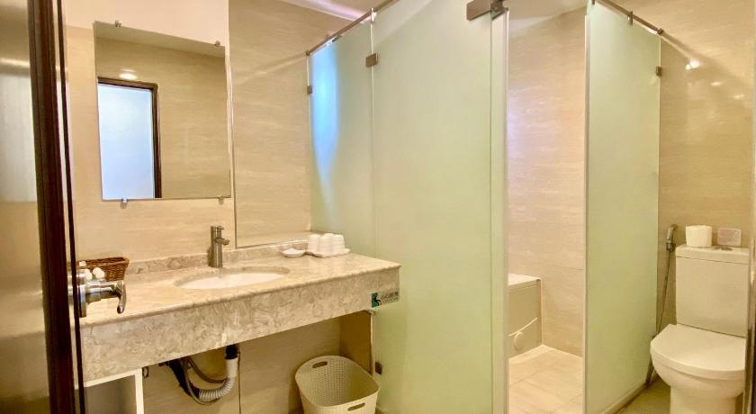 明月湖景四人房(高樓層) (Lake View Quad Room - High Floor)圖片 2