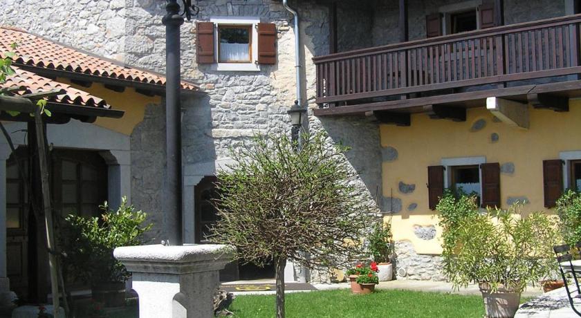 Guesthouse Domacija Sajna — Hotel in Sezana