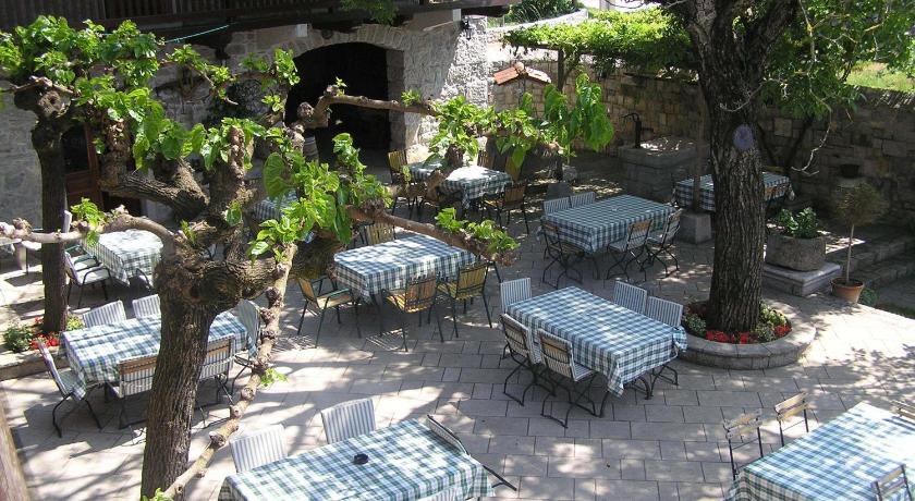 Guesthouse Domacija Sajna photo