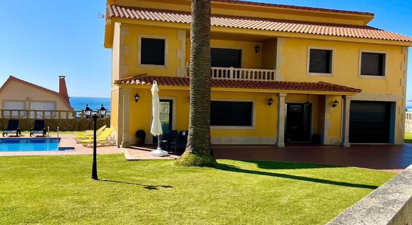 Casa Con Piscina Junto Al Mar