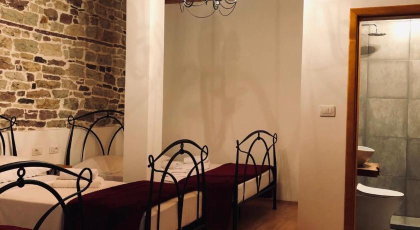 Stone House Obelisk — Hotel in Gjirokaster