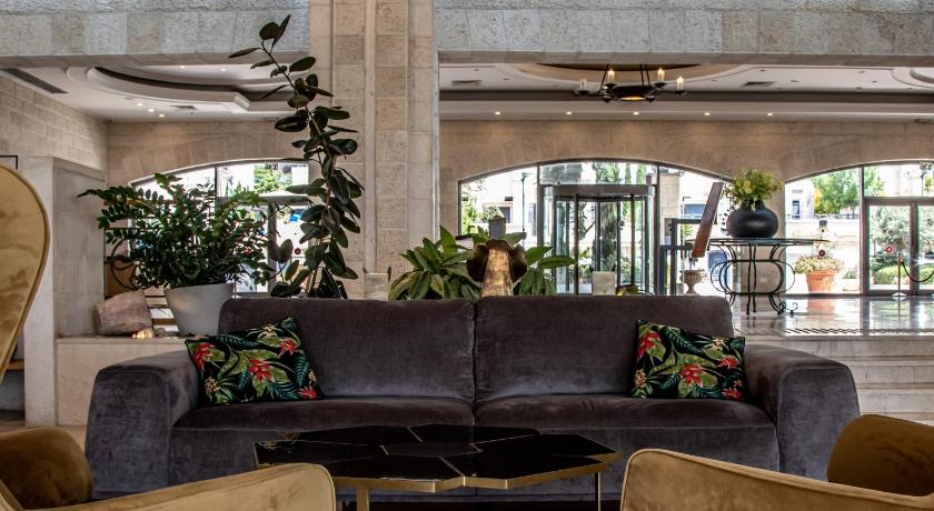 Golden Crown Hotel photo
