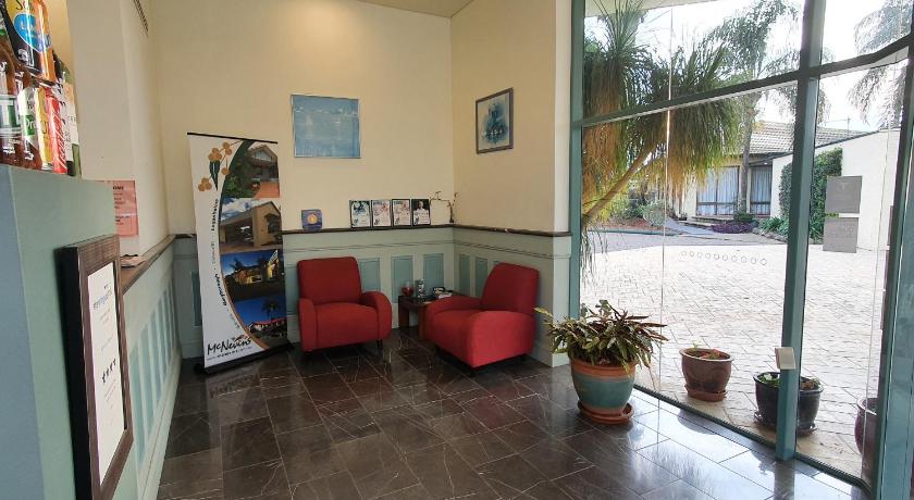 McNevins Tamworth Motel photo