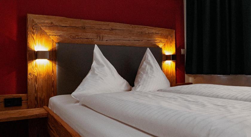 Hotel Almwirt — Hotel in Haar