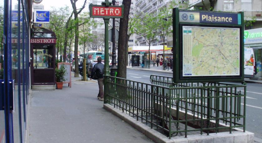 NEW ! Stunning 2BR Apt in the Heart of Paris 15 - image 4