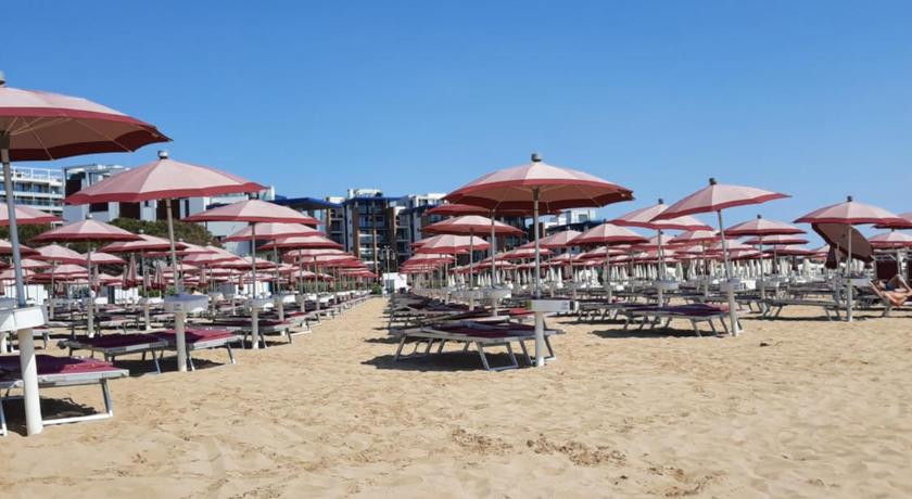 Hotel Villa Dina photo