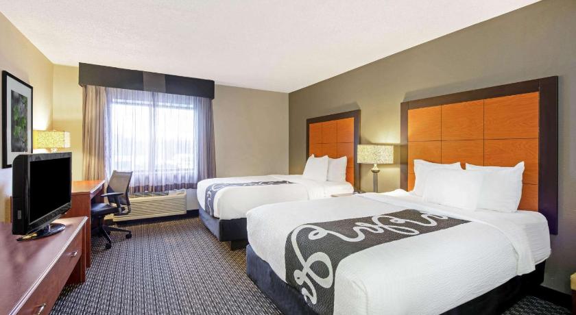 La Quinta Inn & Suites by Wyndham Harrisburg Airport Hershey