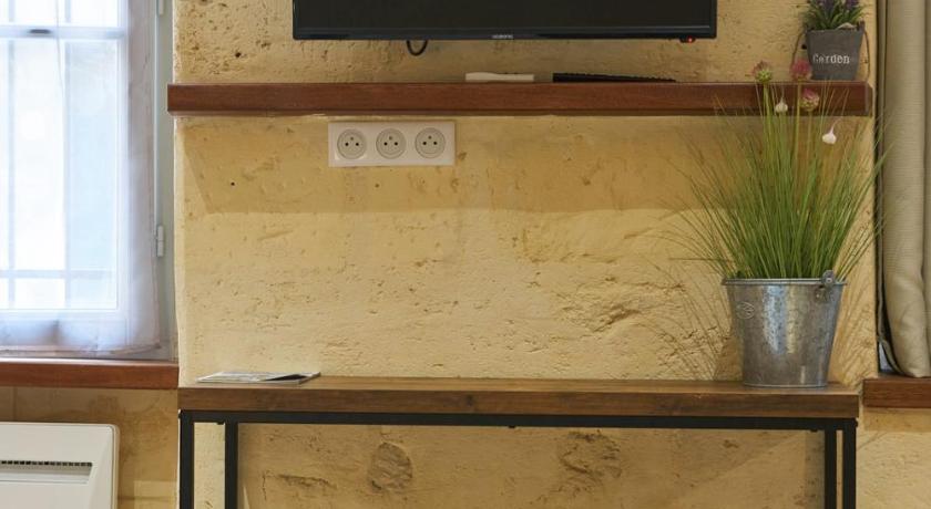 Image of Studio Apartment Le Mauriac 11