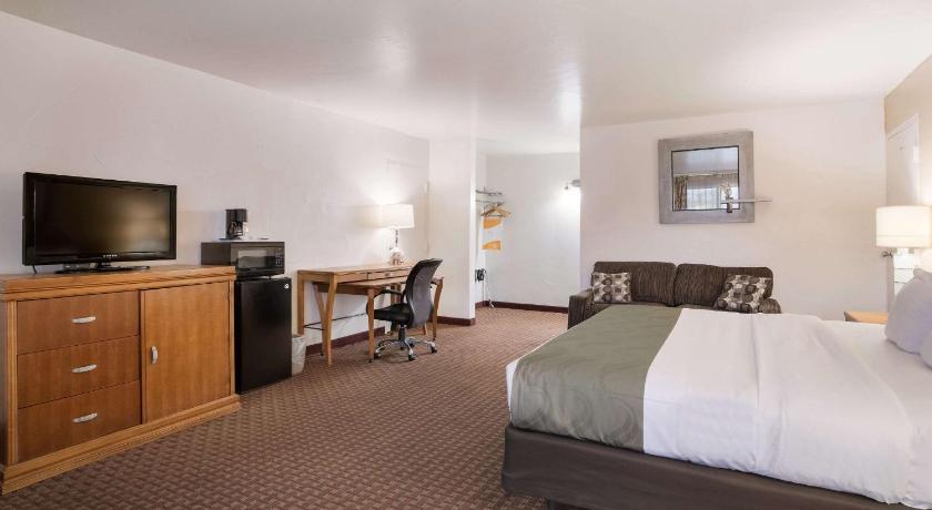 Quality Inn & Suites Lake Havasu City