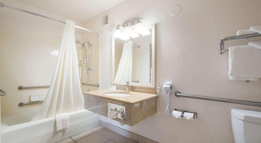 Quality Inn & Suites Lake Havasu City