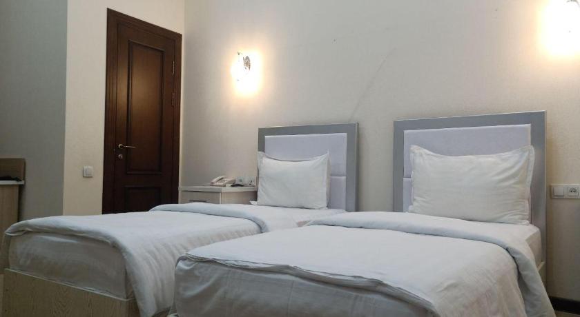 Image of Twin Room 4