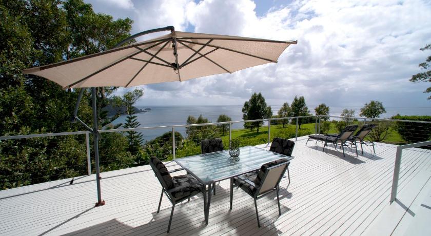 Forrester Court Clifftop Cottages photo