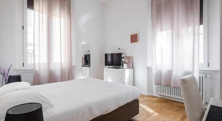 Image of Deluxe Double Room 0