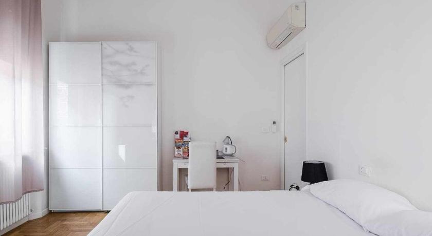 Image of Deluxe Double Room 6