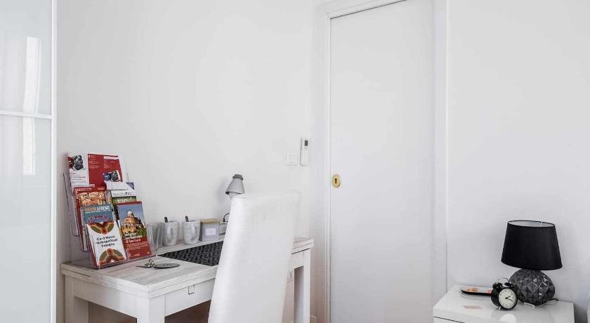 Image of Deluxe Double Room 7