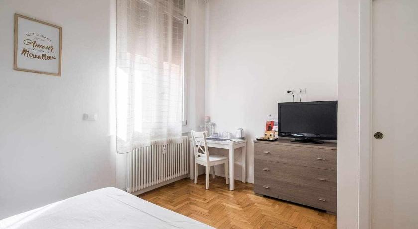Image of Deluxe Room 5