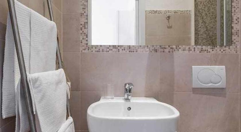 Image of Deluxe Room 3