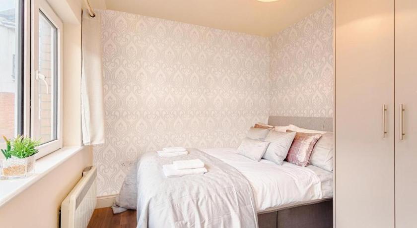 Town Square Townhouse - Best Location in Galway photo