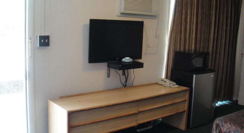 California Motel photo