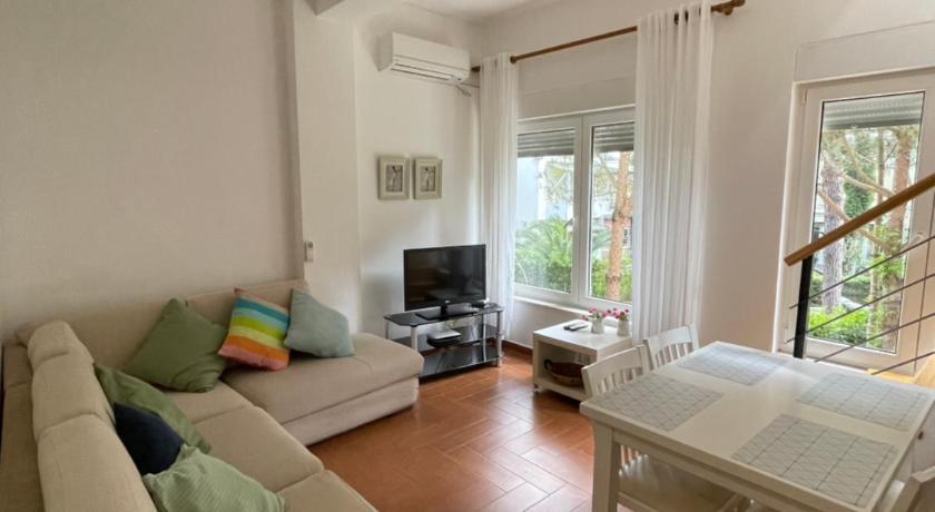 Gjiri Lalzit Apartment — Hotel in Plazhi San Pietro