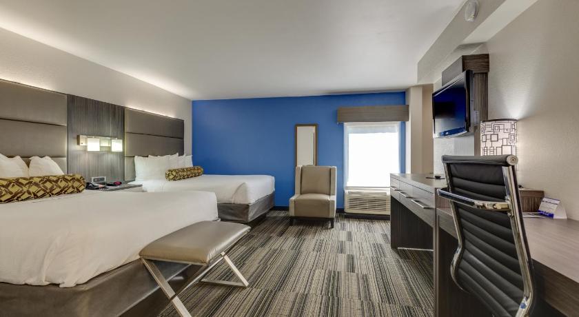 Image of 2 Queen Beds 0