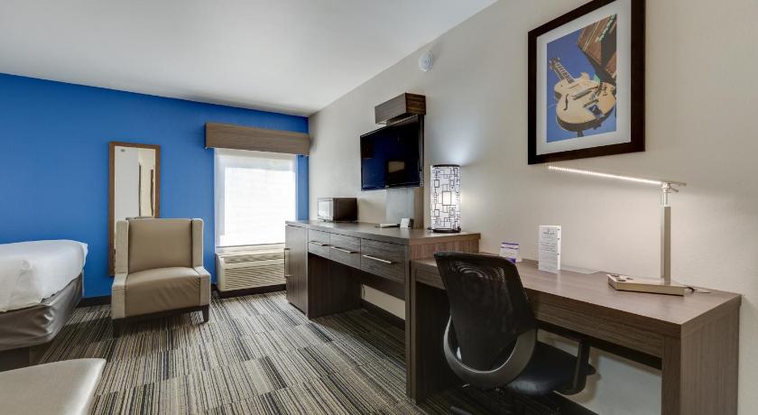 Image of Queen Room 8